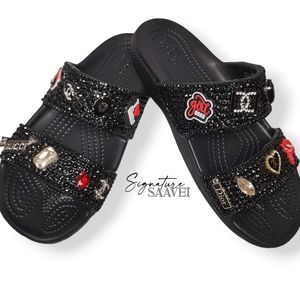 BRAND NEW Signature 'Blaque' Croc Sandals (Women's Size 6)